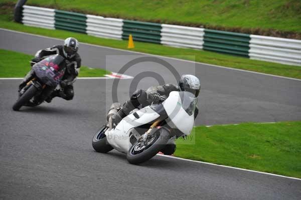 Motorcycle action photographs;cadwell;cadwell park photographs;event digital images;eventdigitalimages;motor racing louth lincolnshire;no limits trackday;peter wileman photography;trackday;trackday digital images;trackday photos