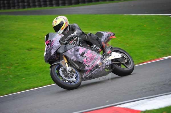 Motorcycle action photographs;cadwell;cadwell park photographs;event digital images;eventdigitalimages;motor racing louth lincolnshire;no limits trackday;peter wileman photography;trackday;trackday digital images;trackday photos