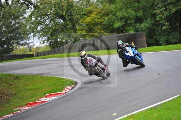 Motorcycle action photographs;cadwell;cadwell park photographs;event digital images;eventdigitalimages;motor racing louth lincolnshire;no limits trackday;peter wileman photography;trackday;trackday digital images;trackday photos