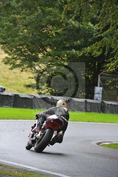 Motorcycle action photographs;cadwell;cadwell park photographs;event digital images;eventdigitalimages;motor racing louth lincolnshire;no limits trackday;peter wileman photography;trackday;trackday digital images;trackday photos