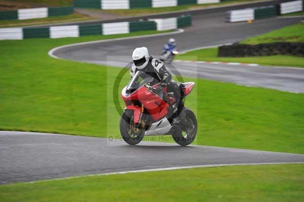 Motorcycle action photographs;cadwell;cadwell park photographs;event digital images;eventdigitalimages;motor racing louth lincolnshire;no limits trackday;peter wileman photography;trackday;trackday digital images;trackday photos