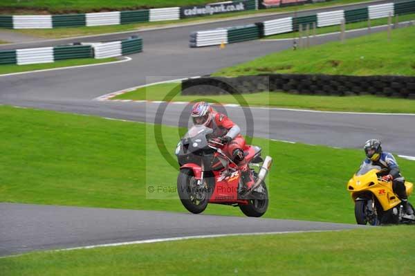 Motorcycle action photographs;cadwell;cadwell park photographs;event digital images;eventdigitalimages;motor racing louth lincolnshire;no limits trackday;peter wileman photography;trackday;trackday digital images;trackday photos