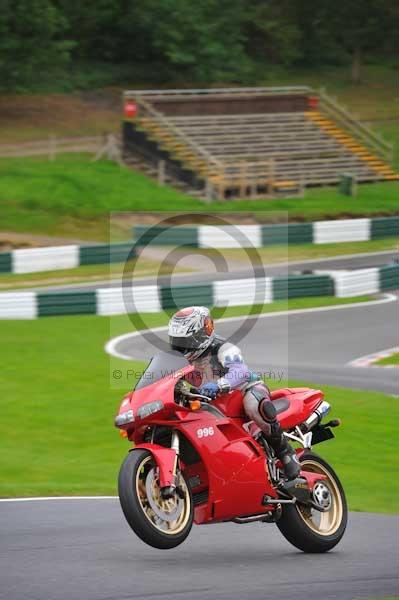 Motorcycle action photographs;cadwell;cadwell park photographs;event digital images;eventdigitalimages;motor racing louth lincolnshire;no limits trackday;peter wileman photography;trackday;trackday digital images;trackday photos