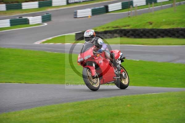 Motorcycle action photographs;cadwell;cadwell park photographs;event digital images;eventdigitalimages;motor racing louth lincolnshire;no limits trackday;peter wileman photography;trackday;trackday digital images;trackday photos