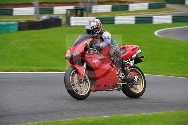 Motorcycle action photographs;cadwell;cadwell park photographs;event digital images;eventdigitalimages;motor racing louth lincolnshire;no limits trackday;peter wileman photography;trackday;trackday digital images;trackday photos