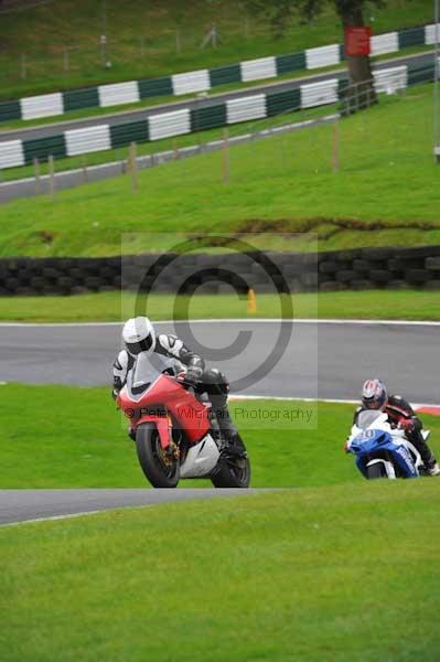 Motorcycle action photographs;cadwell;cadwell park photographs;event digital images;eventdigitalimages;motor racing louth lincolnshire;no limits trackday;peter wileman photography;trackday;trackday digital images;trackday photos