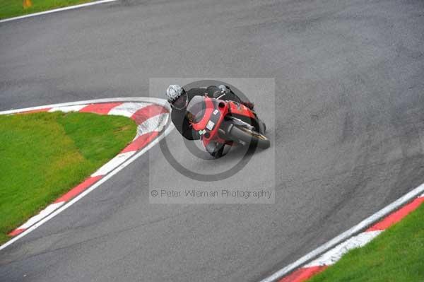 Motorcycle action photographs;cadwell;cadwell park photographs;event digital images;eventdigitalimages;motor racing louth lincolnshire;no limits trackday;peter wileman photography;trackday;trackday digital images;trackday photos