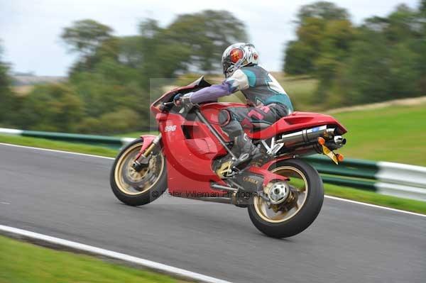 Motorcycle action photographs;cadwell;cadwell park photographs;event digital images;eventdigitalimages;motor racing louth lincolnshire;no limits trackday;peter wileman photography;trackday;trackday digital images;trackday photos