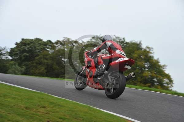 Motorcycle action photographs;cadwell;cadwell park photographs;event digital images;eventdigitalimages;motor racing louth lincolnshire;no limits trackday;peter wileman photography;trackday;trackday digital images;trackday photos