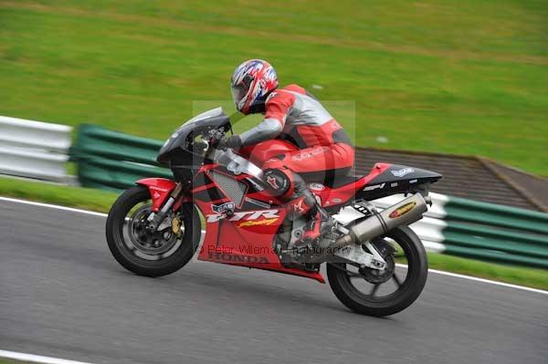 Motorcycle action photographs;cadwell;cadwell park photographs;event digital images;eventdigitalimages;motor racing louth lincolnshire;no limits trackday;peter wileman photography;trackday;trackday digital images;trackday photos