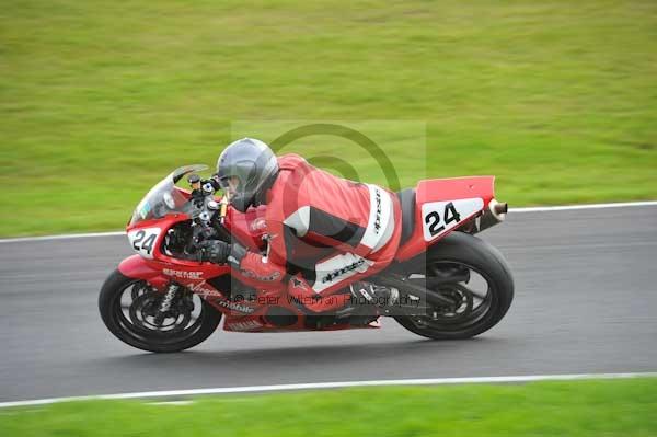 Motorcycle action photographs;cadwell;cadwell park photographs;event digital images;eventdigitalimages;motor racing louth lincolnshire;no limits trackday;peter wileman photography;trackday;trackday digital images;trackday photos