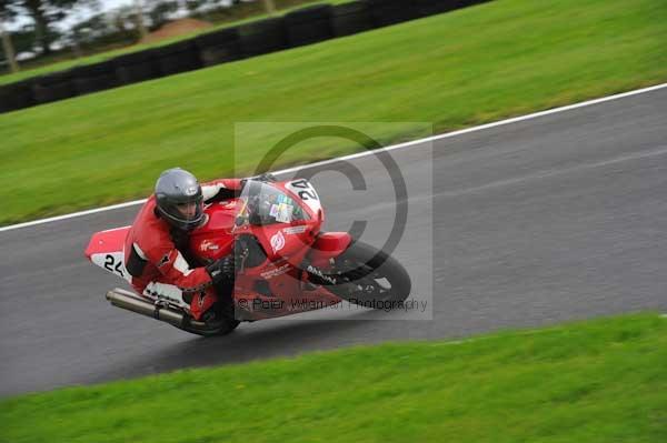 Motorcycle action photographs;cadwell;cadwell park photographs;event digital images;eventdigitalimages;motor racing louth lincolnshire;no limits trackday;peter wileman photography;trackday;trackday digital images;trackday photos