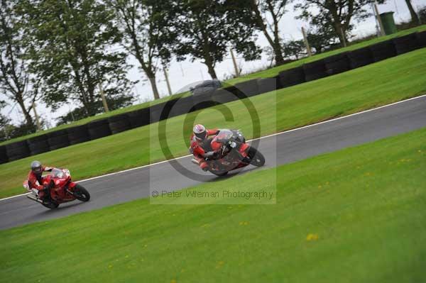 Motorcycle action photographs;cadwell;cadwell park photographs;event digital images;eventdigitalimages;motor racing louth lincolnshire;no limits trackday;peter wileman photography;trackday;trackday digital images;trackday photos