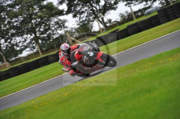 Motorcycle action photographs;cadwell;cadwell park photographs;event digital images;eventdigitalimages;motor racing louth lincolnshire;no limits trackday;peter wileman photography;trackday;trackday digital images;trackday photos