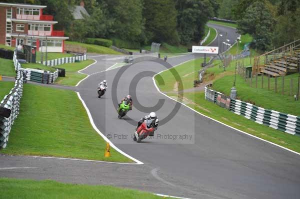 Motorcycle action photographs;cadwell;cadwell park photographs;event digital images;eventdigitalimages;motor racing louth lincolnshire;no limits trackday;peter wileman photography;trackday;trackday digital images;trackday photos