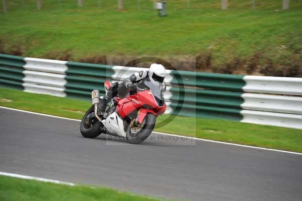 Motorcycle action photographs;cadwell;cadwell park photographs;event digital images;eventdigitalimages;motor racing louth lincolnshire;no limits trackday;peter wileman photography;trackday;trackday digital images;trackday photos