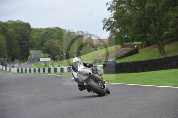 Motorcycle action photographs;cadwell;cadwell park photographs;event digital images;eventdigitalimages;motor racing louth lincolnshire;no limits trackday;peter wileman photography;trackday;trackday digital images;trackday photos