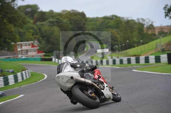 Motorcycle action photographs;cadwell;cadwell park photographs;event digital images;eventdigitalimages;motor racing louth lincolnshire;no limits trackday;peter wileman photography;trackday;trackday digital images;trackday photos