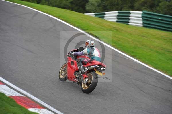 Motorcycle action photographs;cadwell;cadwell park photographs;event digital images;eventdigitalimages;motor racing louth lincolnshire;no limits trackday;peter wileman photography;trackday;trackday digital images;trackday photos