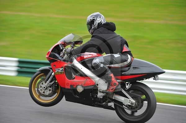 Motorcycle action photographs;cadwell;cadwell park photographs;event digital images;eventdigitalimages;motor racing louth lincolnshire;no limits trackday;peter wileman photography;trackday;trackday digital images;trackday photos