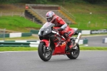 Motorcycle-action-photographs;cadwell;cadwell-park-photographs;event-digital-images;eventdigitalimages;motor-racing-louth-lincolnshire;no-limits-trackday;peter-wileman-photography;trackday;trackday-digital-images;trackday-photos