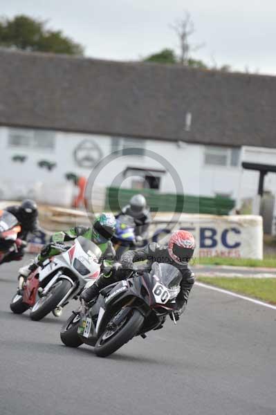 Mallory park Leicestershire;Mallory park photographs;Motorcycle action photographs;event digital images;eventdigitalimages;mallory park;no limits trackday;peter wileman photography;trackday;trackday digital images;trackday photos