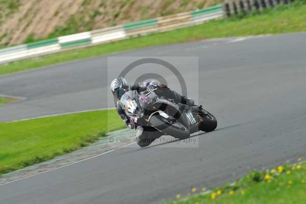 Mallory park Leicestershire;Mallory park photographs;Motorcycle action photographs;event digital images;eventdigitalimages;mallory park;no limits trackday;peter wileman photography;trackday;trackday digital images;trackday photos