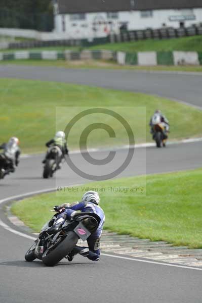 Mallory park Leicestershire;Mallory park photographs;Motorcycle action photographs;event digital images;eventdigitalimages;mallory park;no limits trackday;peter wileman photography;trackday;trackday digital images;trackday photos