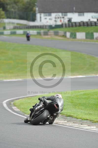 Mallory park Leicestershire;Mallory park photographs;Motorcycle action photographs;event digital images;eventdigitalimages;mallory park;no limits trackday;peter wileman photography;trackday;trackday digital images;trackday photos