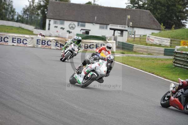 Mallory park Leicestershire;Mallory park photographs;Motorcycle action photographs;event digital images;eventdigitalimages;mallory park;no limits trackday;peter wileman photography;trackday;trackday digital images;trackday photos