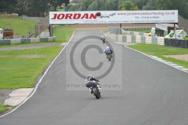 Mallory park Leicestershire;Mallory park photographs;Motorcycle action photographs;event digital images;eventdigitalimages;mallory park;no limits trackday;peter wileman photography;trackday;trackday digital images;trackday photos