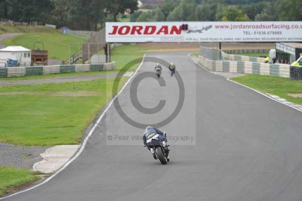 Mallory park Leicestershire;Mallory park photographs;Motorcycle action photographs;event digital images;eventdigitalimages;mallory park;no limits trackday;peter wileman photography;trackday;trackday digital images;trackday photos