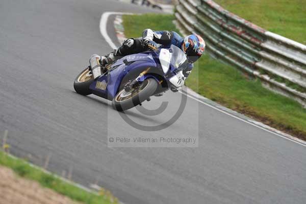 Mallory park Leicestershire;Mallory park photographs;Motorcycle action photographs;event digital images;eventdigitalimages;mallory park;no limits trackday;peter wileman photography;trackday;trackday digital images;trackday photos