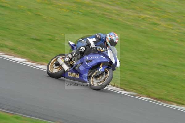 Mallory park Leicestershire;Mallory park photographs;Motorcycle action photographs;event digital images;eventdigitalimages;mallory park;no limits trackday;peter wileman photography;trackday;trackday digital images;trackday photos