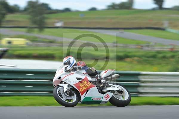 Mallory park Leicestershire;Mallory park photographs;Motorcycle action photographs;event digital images;eventdigitalimages;mallory park;no limits trackday;peter wileman photography;trackday;trackday digital images;trackday photos