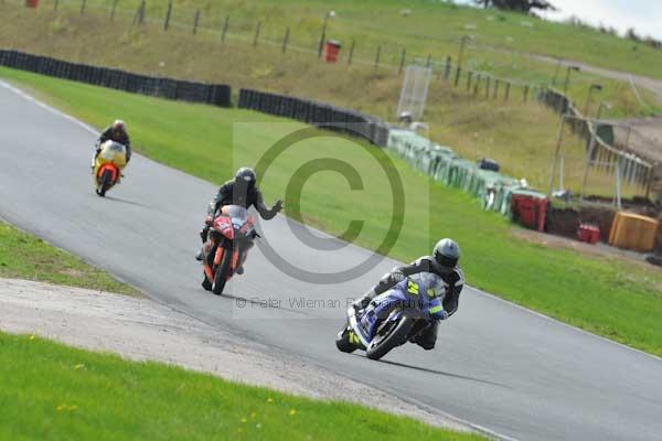 Mallory park Leicestershire;Mallory park photographs;Motorcycle action photographs;event digital images;eventdigitalimages;mallory park;no limits trackday;peter wileman photography;trackday;trackday digital images;trackday photos