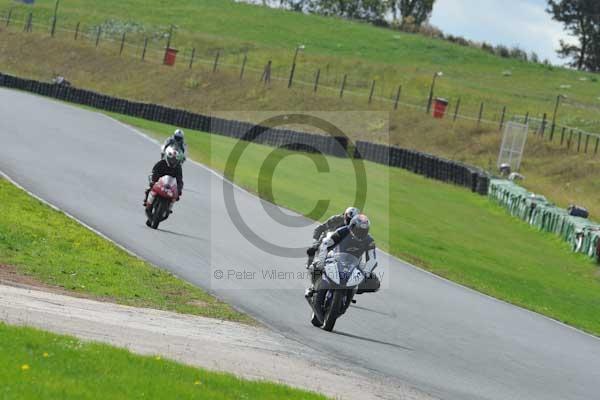 Mallory park Leicestershire;Mallory park photographs;Motorcycle action photographs;event digital images;eventdigitalimages;mallory park;no limits trackday;peter wileman photography;trackday;trackday digital images;trackday photos