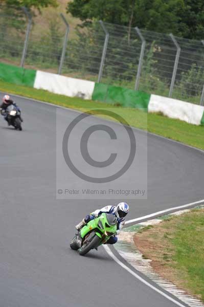 Mallory park Leicestershire;Mallory park photographs;Motorcycle action photographs;event digital images;eventdigitalimages;mallory park;no limits trackday;peter wileman photography;trackday;trackday digital images;trackday photos