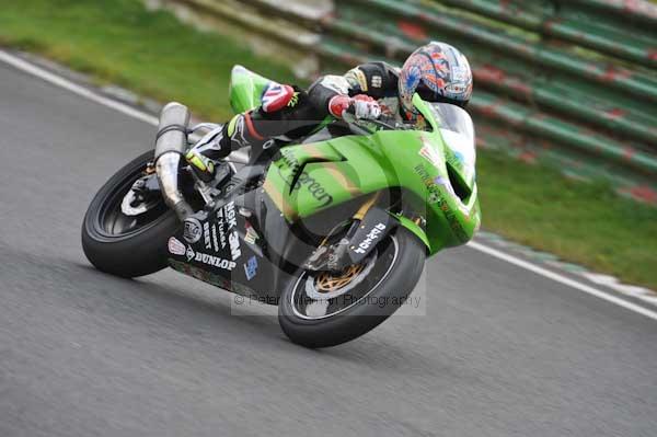 Mallory park Leicestershire;Mallory park photographs;Motorcycle action photographs;event digital images;eventdigitalimages;mallory park;no limits trackday;peter wileman photography;trackday;trackday digital images;trackday photos