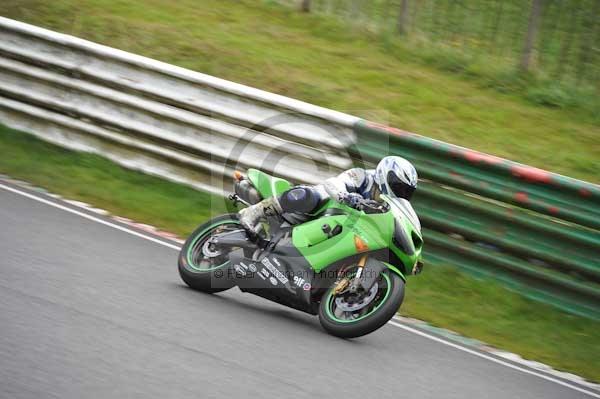 Mallory park Leicestershire;Mallory park photographs;Motorcycle action photographs;event digital images;eventdigitalimages;mallory park;no limits trackday;peter wileman photography;trackday;trackday digital images;trackday photos