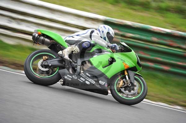 Mallory park Leicestershire;Mallory park photographs;Motorcycle action photographs;event digital images;eventdigitalimages;mallory park;no limits trackday;peter wileman photography;trackday;trackday digital images;trackday photos