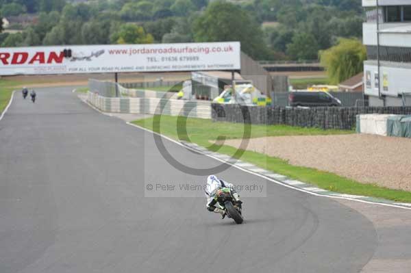 Mallory park Leicestershire;Mallory park photographs;Motorcycle action photographs;event digital images;eventdigitalimages;mallory park;no limits trackday;peter wileman photography;trackday;trackday digital images;trackday photos