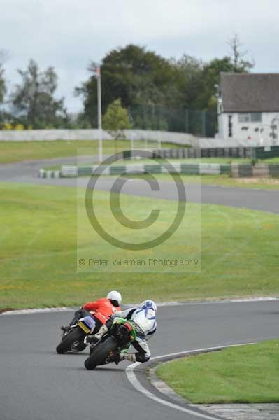 Mallory park Leicestershire;Mallory park photographs;Motorcycle action photographs;event digital images;eventdigitalimages;mallory park;no limits trackday;peter wileman photography;trackday;trackday digital images;trackday photos