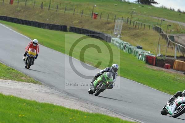 Mallory park Leicestershire;Mallory park photographs;Motorcycle action photographs;event digital images;eventdigitalimages;mallory park;no limits trackday;peter wileman photography;trackday;trackday digital images;trackday photos