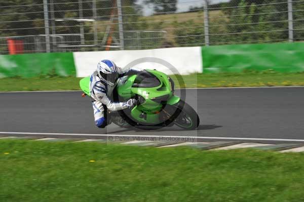 Mallory park Leicestershire;Mallory park photographs;Motorcycle action photographs;event digital images;eventdigitalimages;mallory park;no limits trackday;peter wileman photography;trackday;trackday digital images;trackday photos