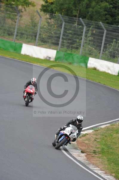 Mallory park Leicestershire;Mallory park photographs;Motorcycle action photographs;event digital images;eventdigitalimages;mallory park;no limits trackday;peter wileman photography;trackday;trackday digital images;trackday photos