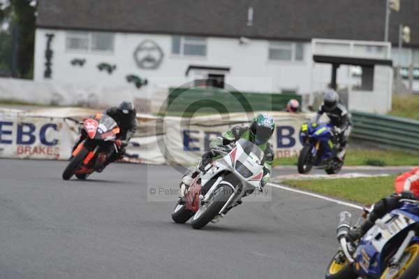 Mallory park Leicestershire;Mallory park photographs;Motorcycle action photographs;event digital images;eventdigitalimages;mallory park;no limits trackday;peter wileman photography;trackday;trackday digital images;trackday photos