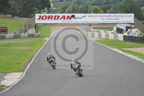 Mallory park Leicestershire;Mallory park photographs;Motorcycle action photographs;event digital images;eventdigitalimages;mallory park;no limits trackday;peter wileman photography;trackday;trackday digital images;trackday photos