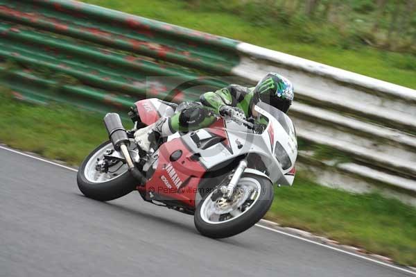 Mallory park Leicestershire;Mallory park photographs;Motorcycle action photographs;event digital images;eventdigitalimages;mallory park;no limits trackday;peter wileman photography;trackday;trackday digital images;trackday photos