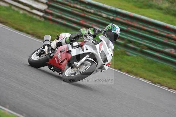 Mallory park Leicestershire;Mallory park photographs;Motorcycle action photographs;event digital images;eventdigitalimages;mallory park;no limits trackday;peter wileman photography;trackday;trackday digital images;trackday photos